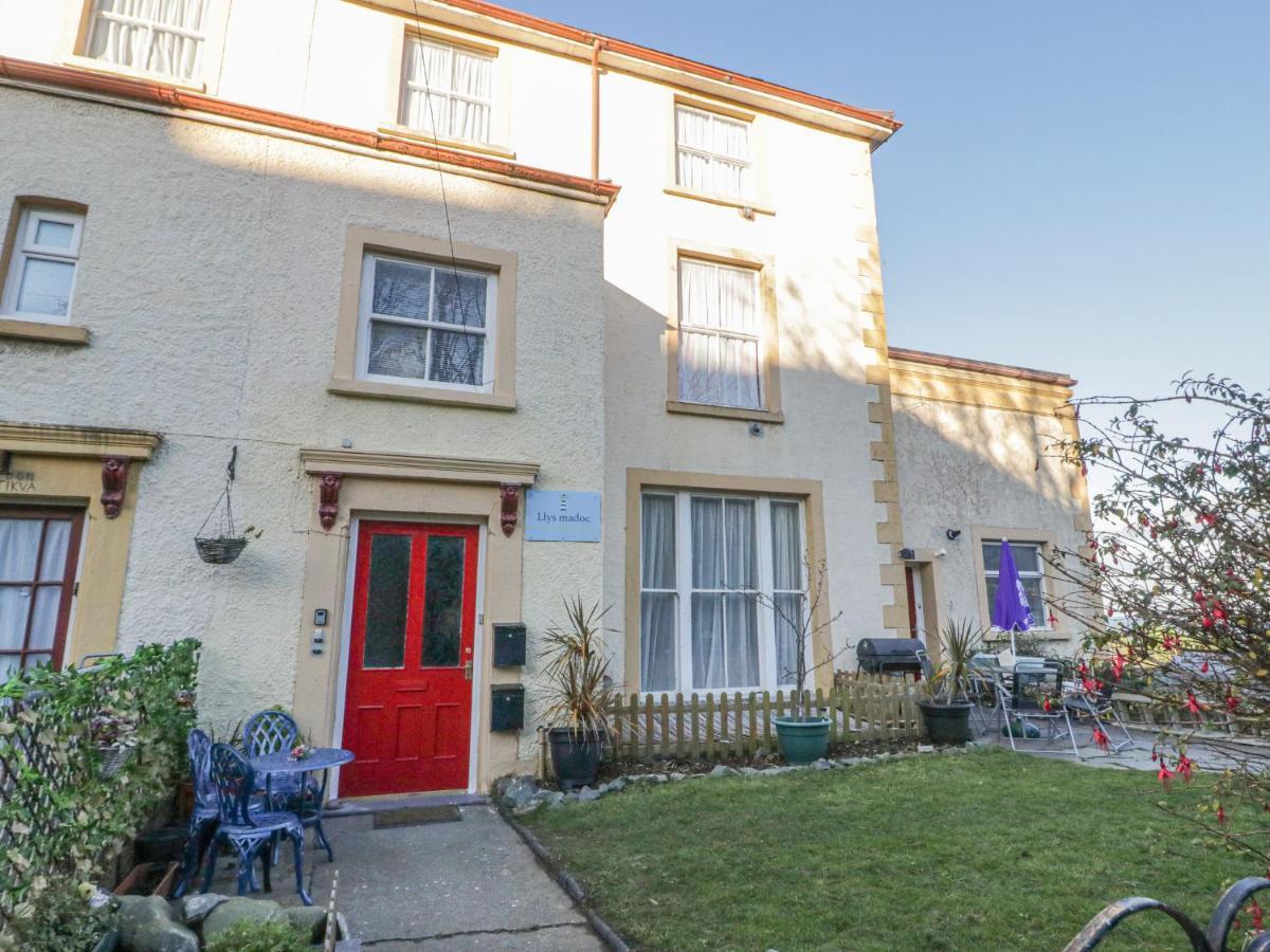 Апартаменты Llys Madoc, First Floor Flat Penmaenmawr Экстерьер фото